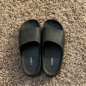 Women’s Mad Love slides size 6